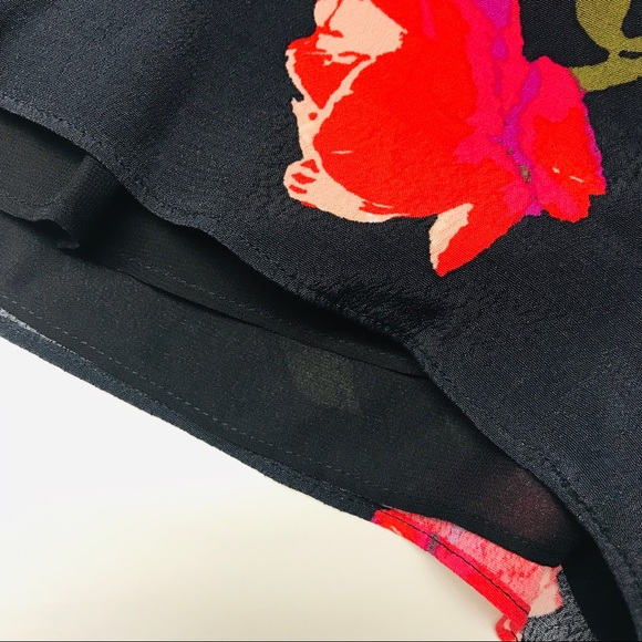 Drawstring Floral Shorts - Picture 4 of 8